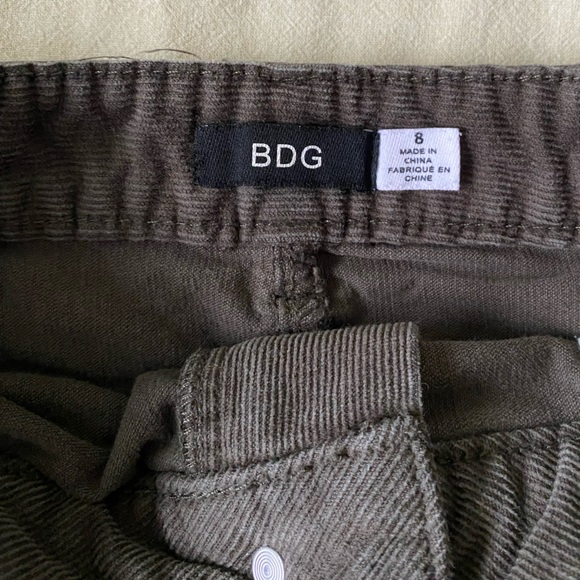 Urban Outfitters Corduroy Mini Skirt, olive green colour - Picture 3 of 3